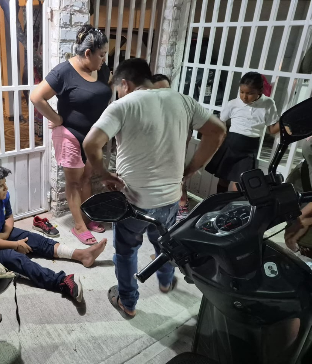 Una mujer y un menor de edad resultaron lesionados.