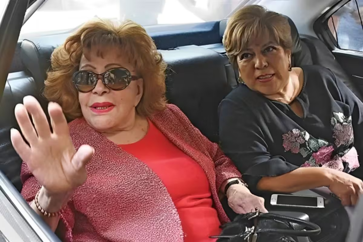 Silvia Pinal y su asistente Efi