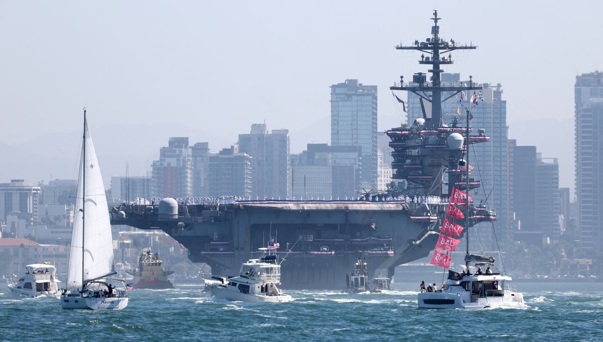 El USS Abraham Lincoln permaneció en Medio Oriente hasta finales de agosto, cuando fue relevado por el USS George Washington