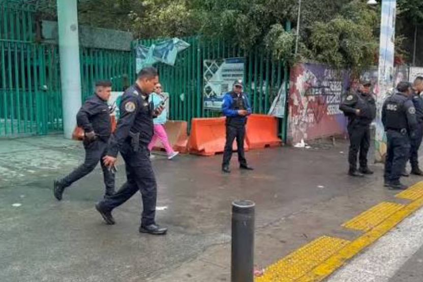 Encapuchados ingresan a Bachilleres 6 en CDMX y detonan petardos (VIDEO)