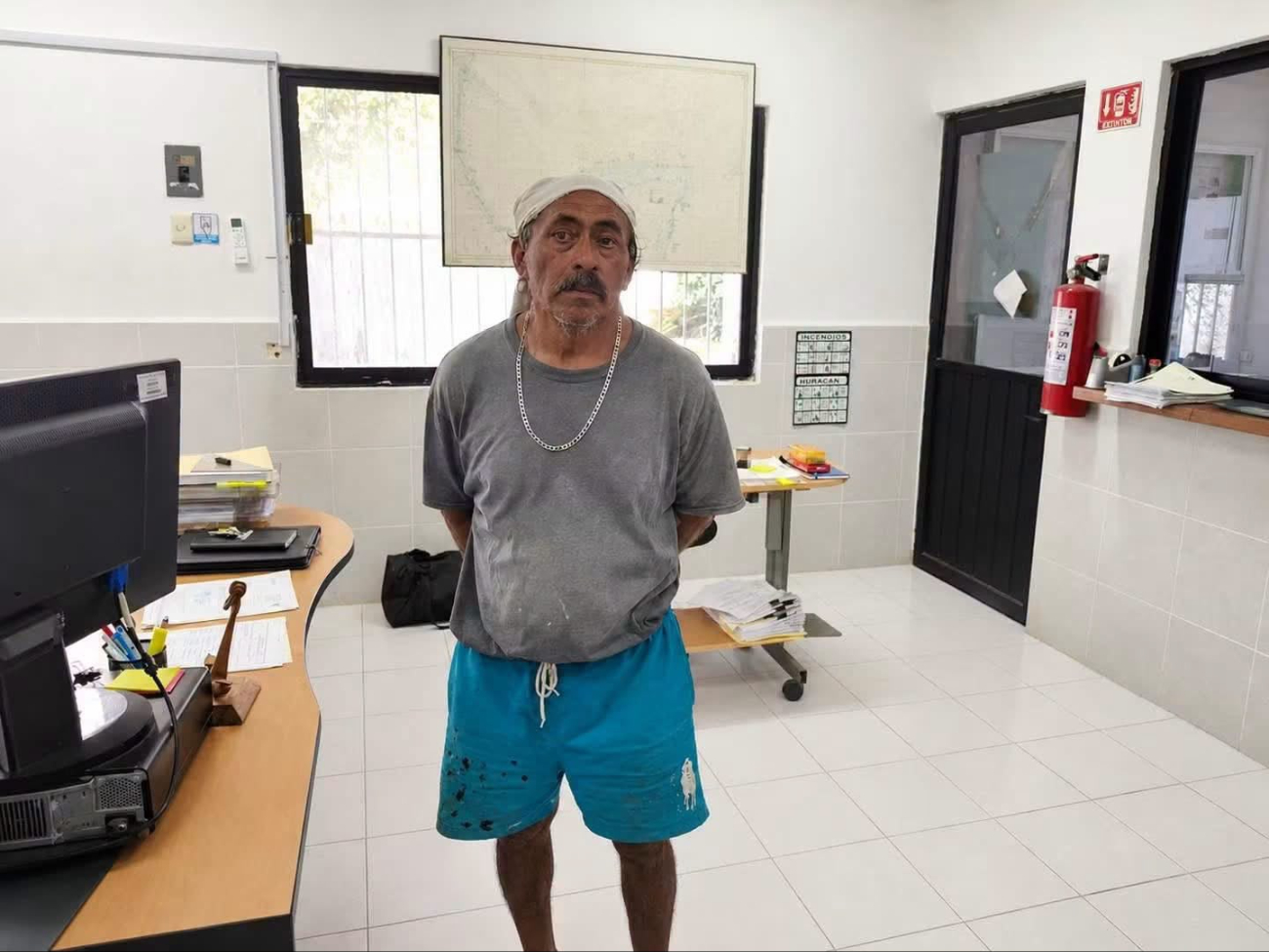 El pescador Isidro Tun Cetina fue localizado con vida tras varios días desaparecido en el mar.