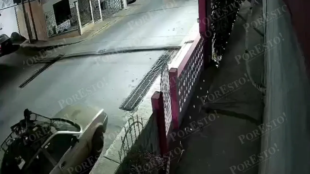 Delincuentes roban vehículo estacionado en avenida Álvaro Obregón