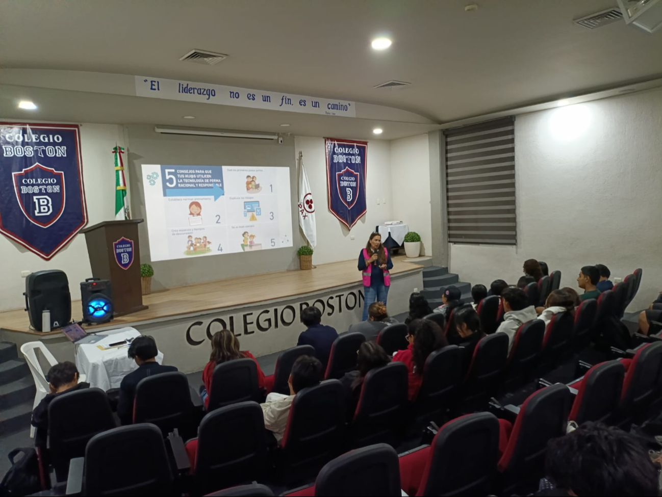 Autoridades impartieron pláticas a estudiantes sobre el ciberbullying, grooming y la Ley Olimpia, que castiga la violencia digita