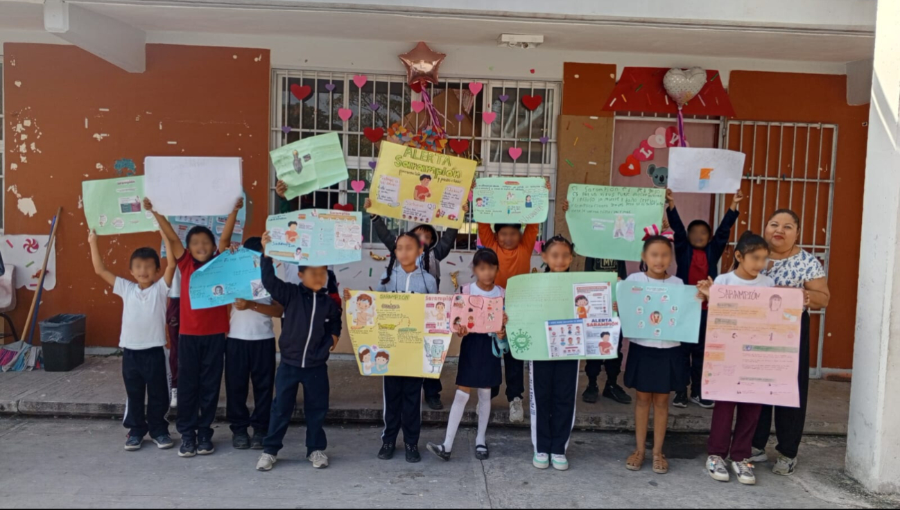 Estudiantes elaboraron pancartas y exposiciones educativas.