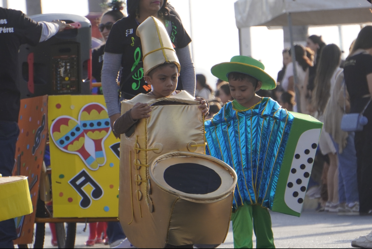 Participaron más de 1,200 niños y 800 adultos de 35 instituciones educativas.