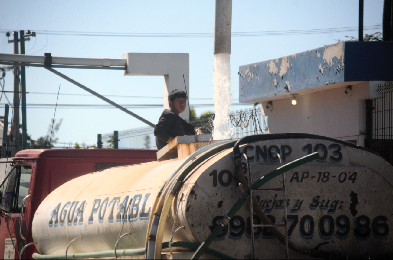 La falta del líquido potable en colonias irregulares y zonas con servicio intermitente en Quintana Roo ha abierto la puerta a fraudes
