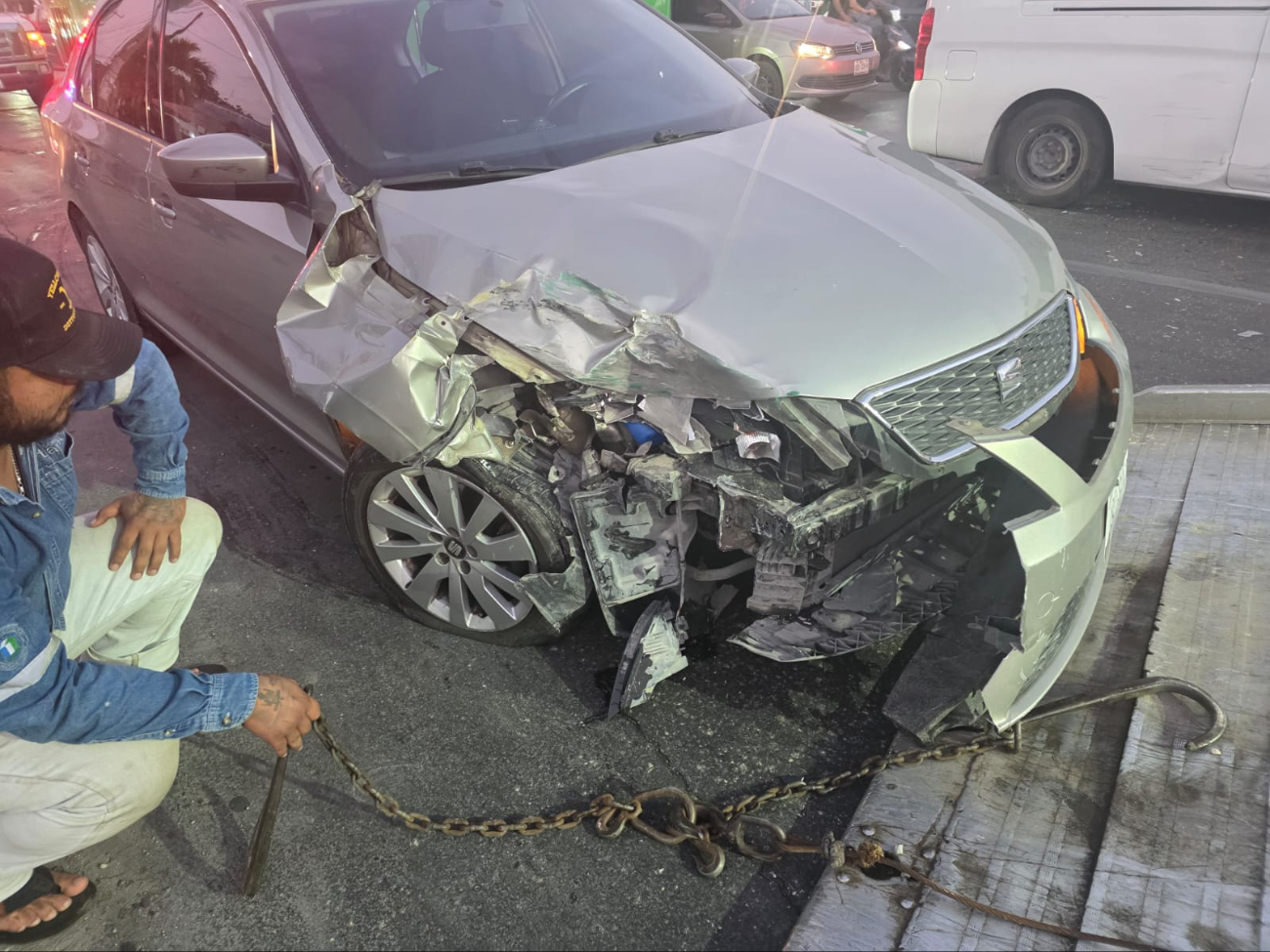 El accidente se reportó en las primeras horas de la mañana debido a falta de precaución por parte de uno de los conductores