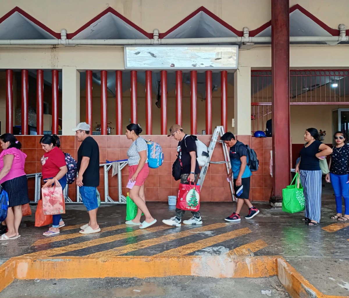 La FGE solicitó retirar las unidades que iban de salida hacia Cancún.