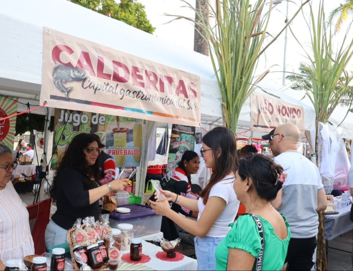 Cientos de mensajes llegaron al buzón para apoyar a los vendedores.
