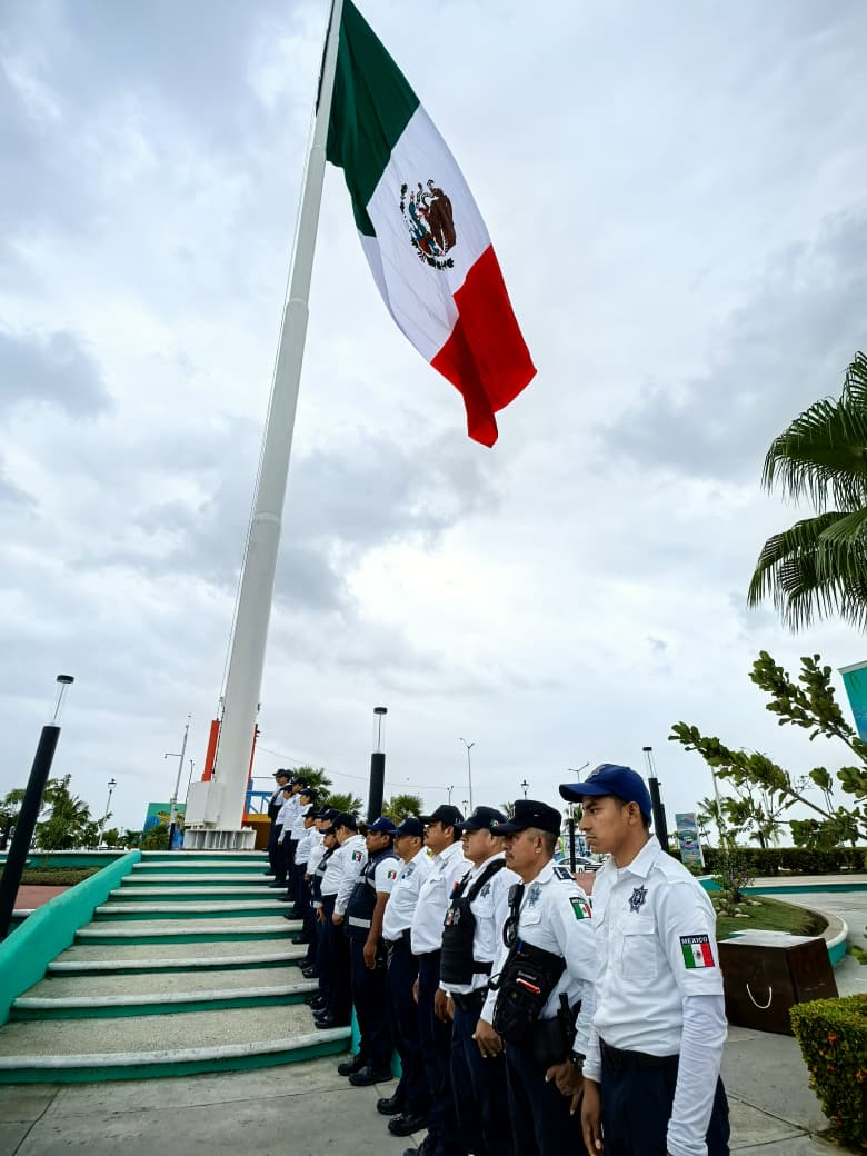 Ceremonia cívica en la asta monumental celebra identidad mexicana