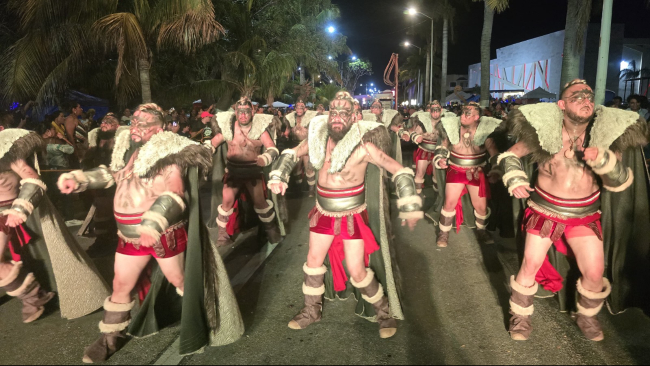 “Energía Volcánica” ganó como mejor disfraz individual en el Sábado de Bando y “Los Malcriados” como mejor grupo organizado.