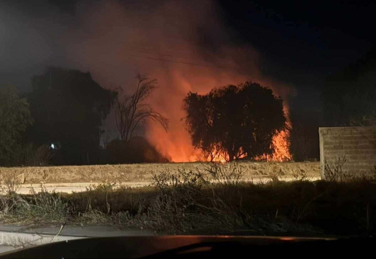 Oficiales señalaron que se trató de un incendio intencional.