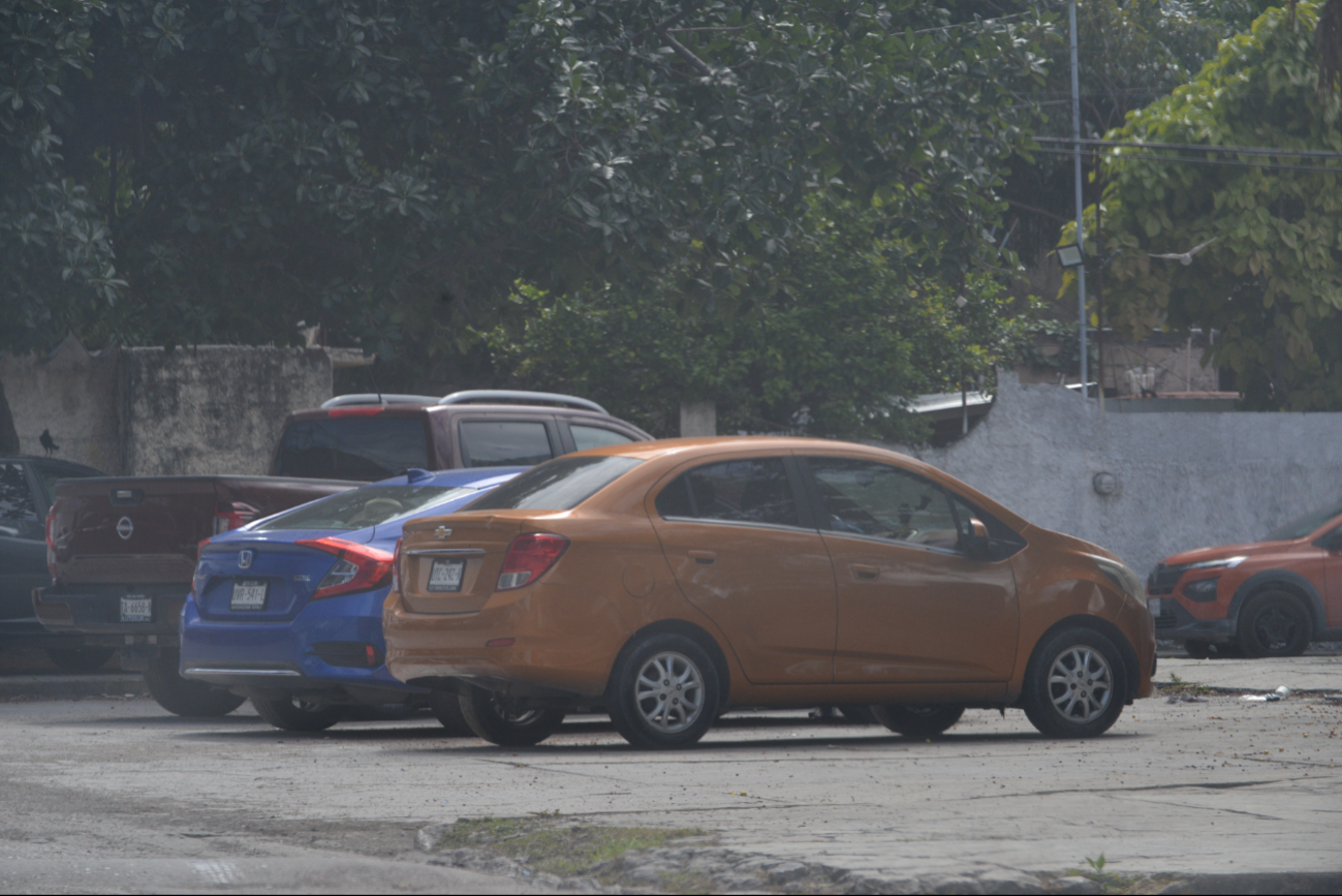 La nueva regulación sobre polarizados ha generado críticas entre automovilistas, quienes la consideran una medida recaudatoria