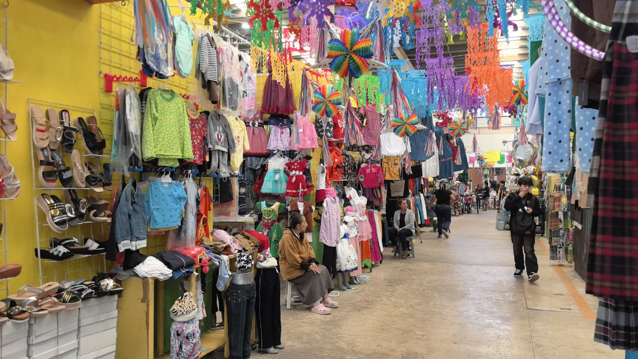 Mercados reportan incremento del 80% en prendas de abrigo