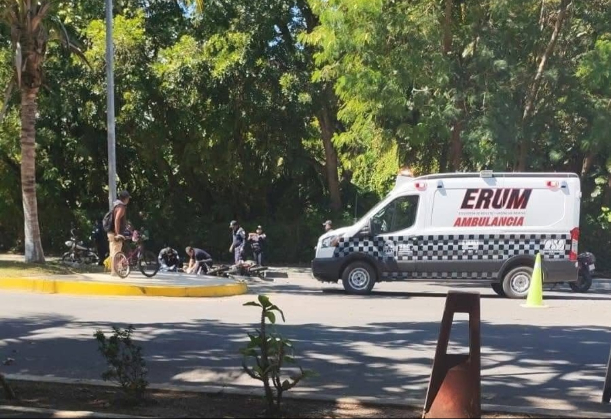 Elementos del Escuadrón de Rescate y Urgencia Médicas acudieron al lugar.