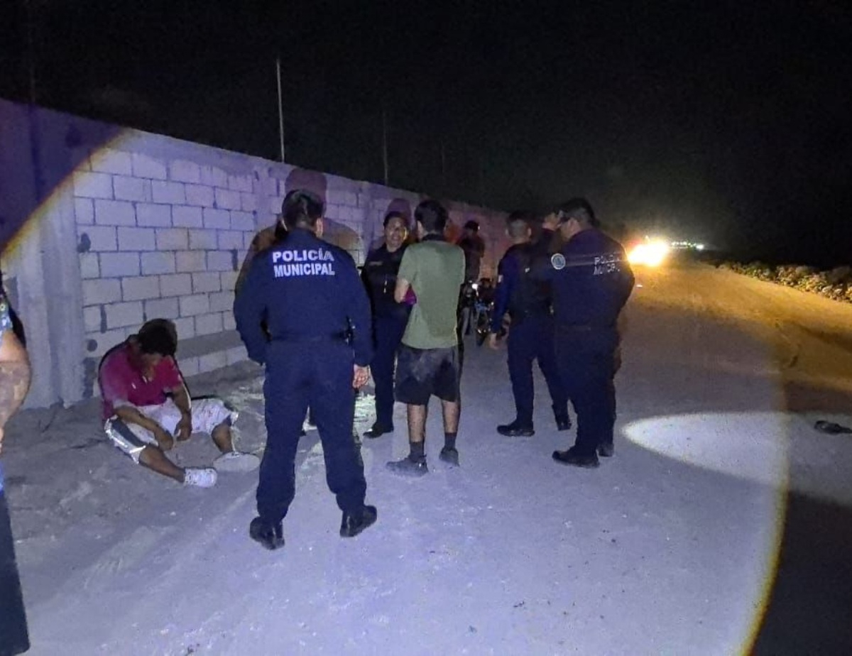 Minutos más tarde arribaron elementos policiacos y paramédicos del grupo Acses.