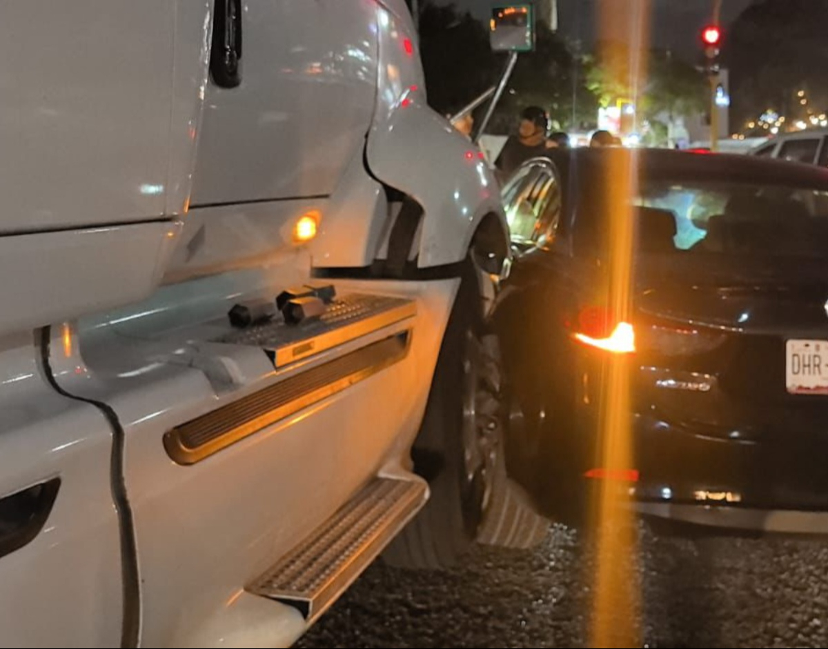 Tras la colisión, ambas unidades permanecieron en el lugar.