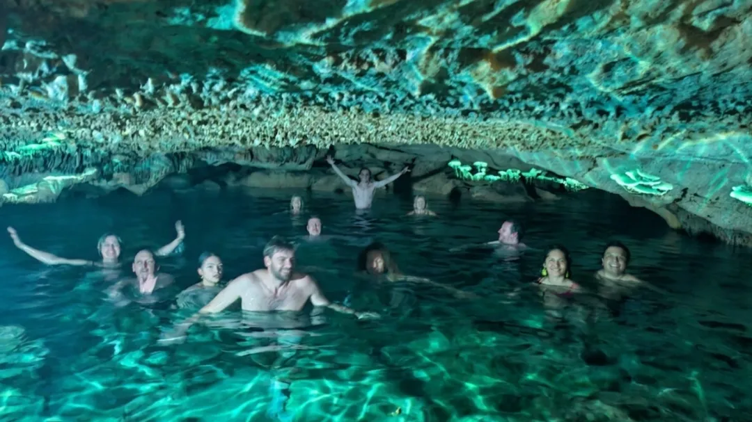 Descubren cenote oculto en Hunucmá después de que una gallina cayera en un pozo