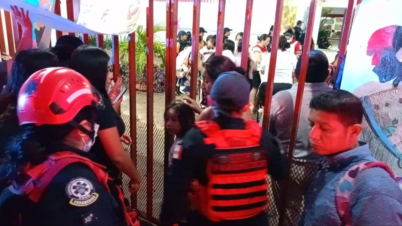 Las alumnas fueron trasladadas a un hospital para recibir atención médica especializada