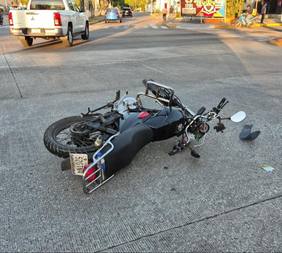 Los tripulantes de la motocicleta salieron proyectados.