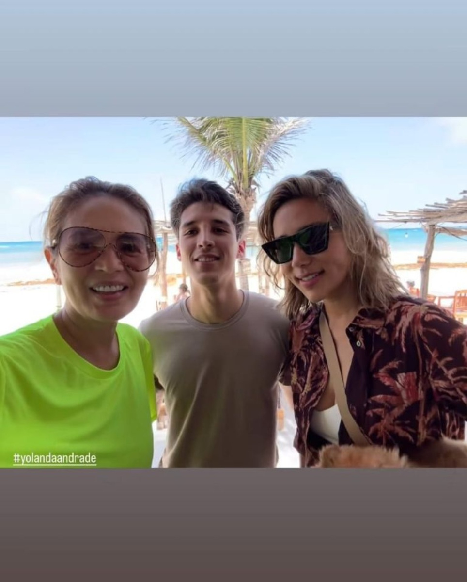 Yolanda Andrade reaparece en redes con foto en la playa.