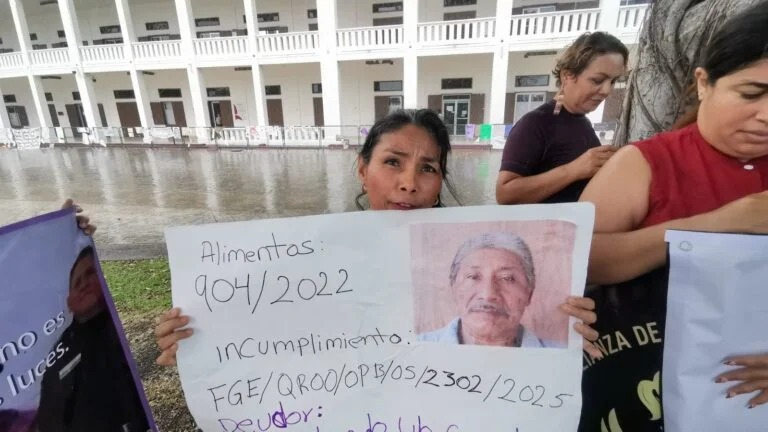 Las manifestantes denunciaron rezago en sus casos, omisiones de autoridades y falta de atención a víctimas de violencia y menores