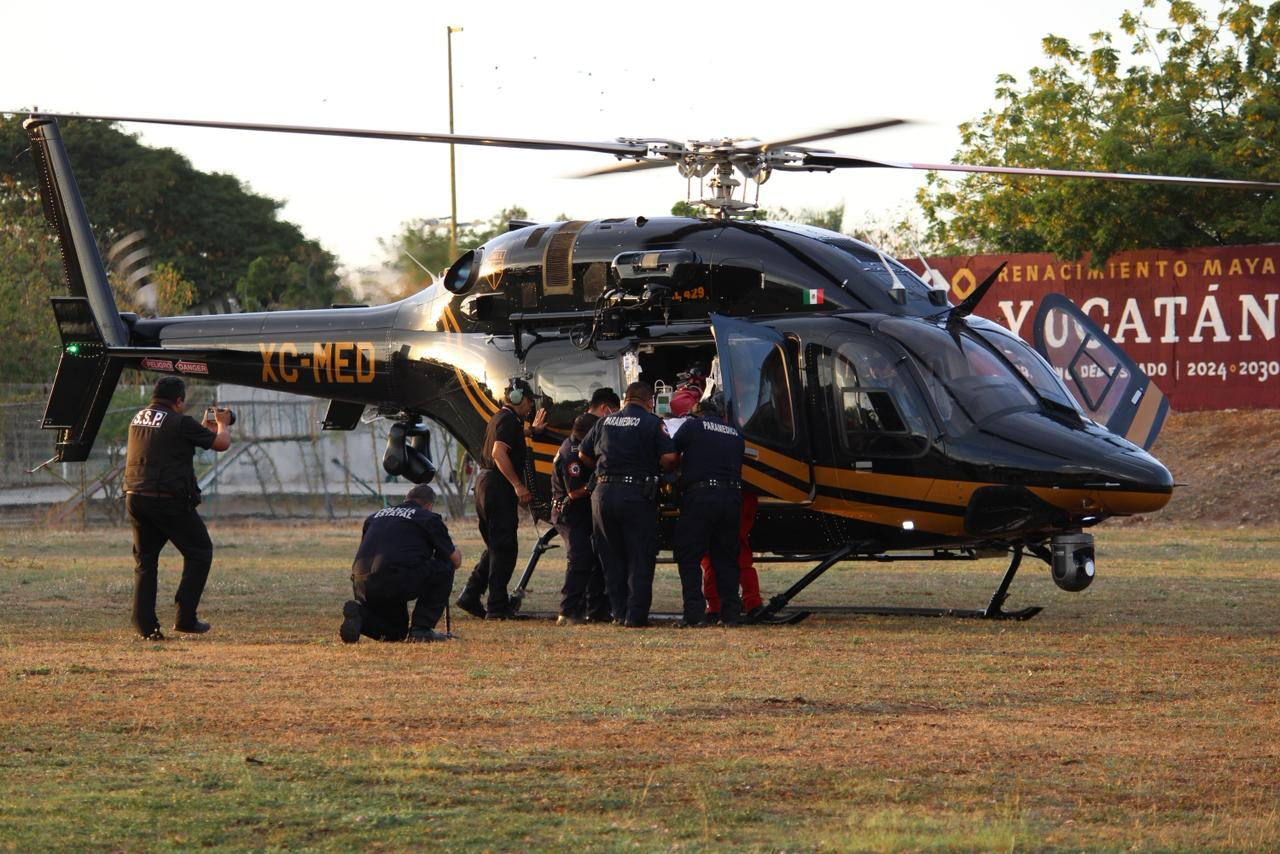 Helicóptero Bell-429 de la Secretaría de Seguridad Pública de Yucatán realiza traslado aéreo.