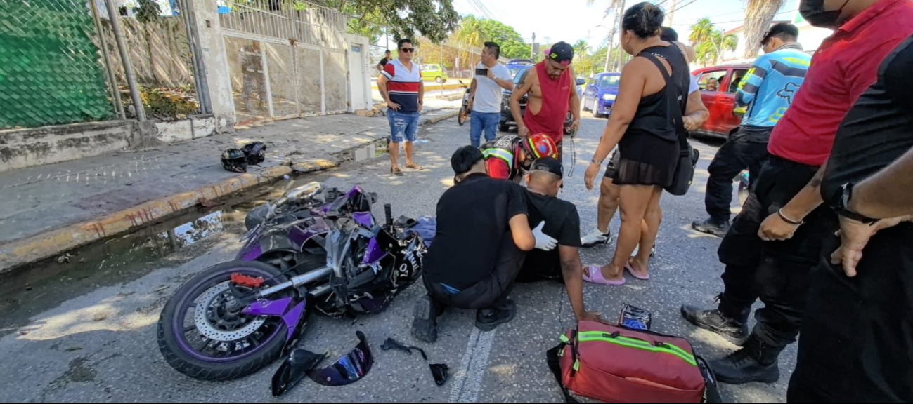 Paramédicos los trasladaron a un hospital.