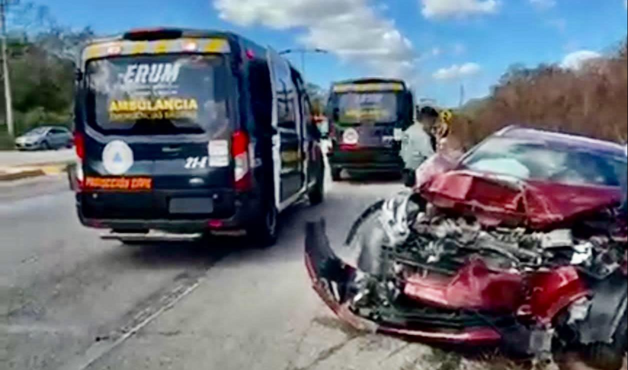 El primer choque involucró dos vehículos; dejó dos heridos.