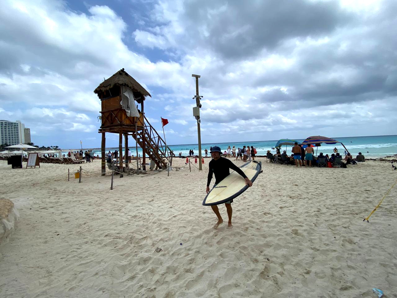 Algunos ciudadanos aprovecharon que los balnearios estaban libres de la talofita