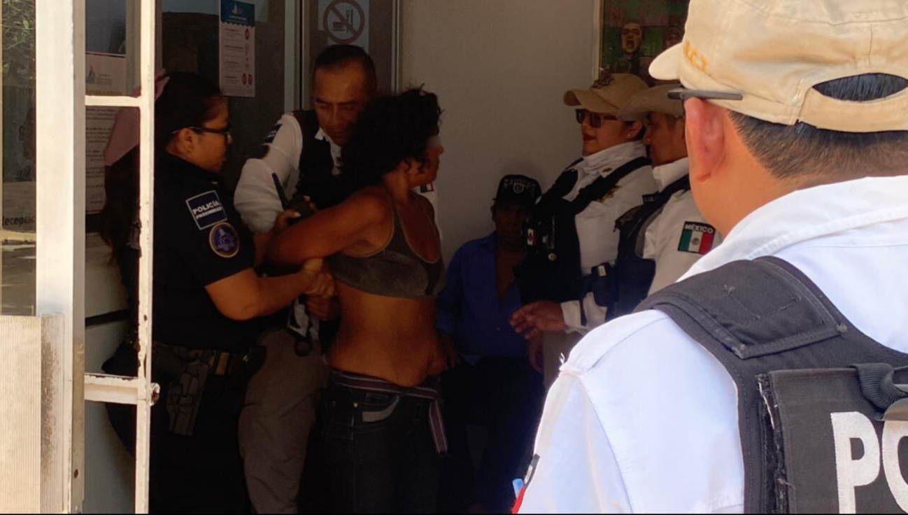 Fue reportada al 911 por su comportamiento violento.