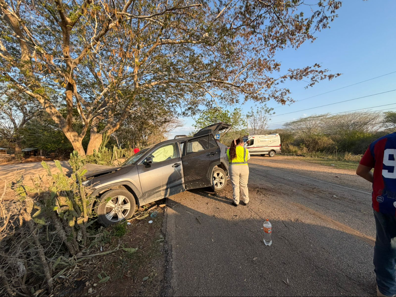 Camioneta de regidor queda destrozada cerca de zona arqueológica