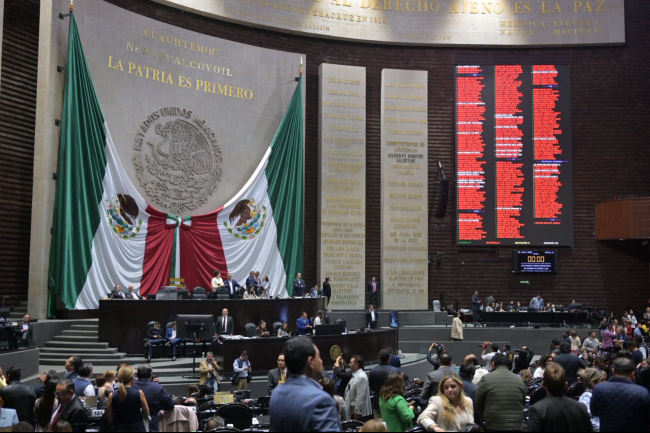 Los Diputados aprobaron en lo general y lo particular la ley de pensiones en México.
