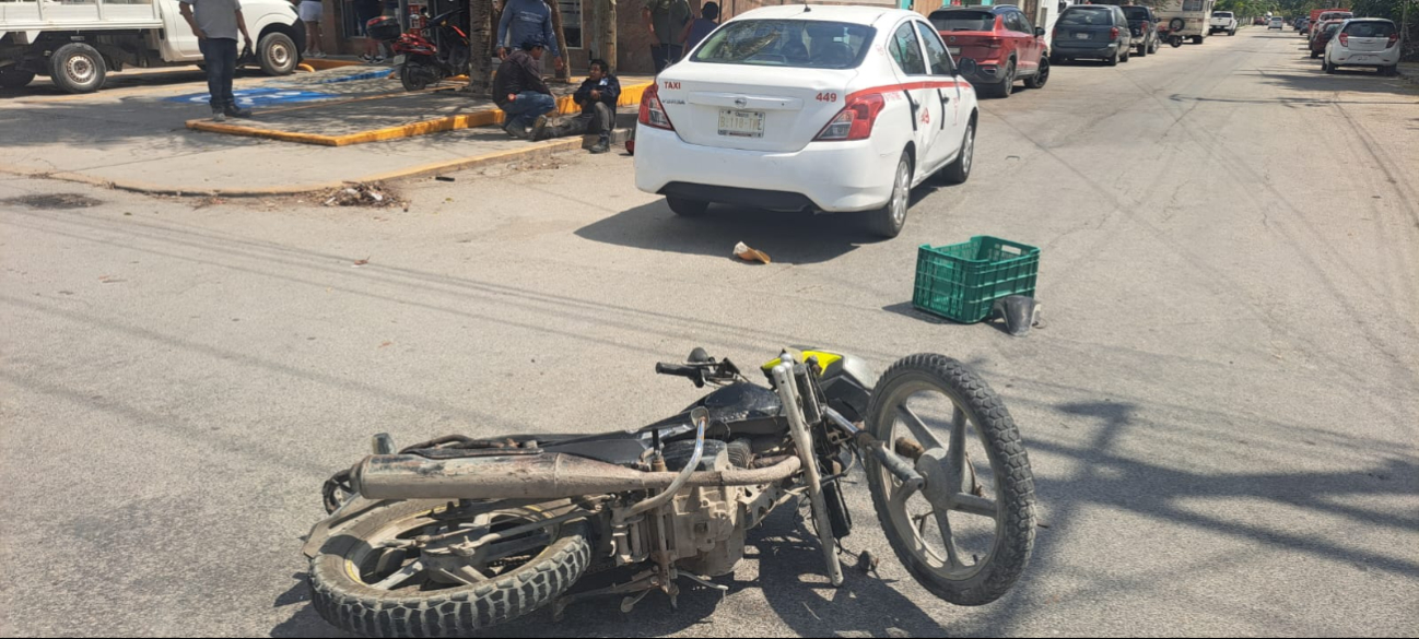 La falta de precaución del conductor del taxi al no respetar la preferencia de paso fue la causa del accidente