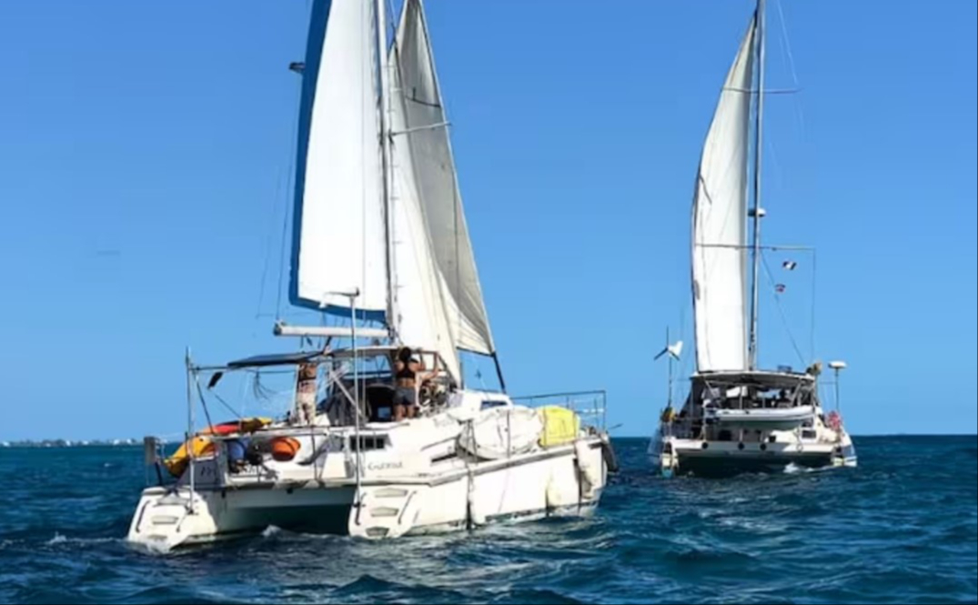 Catamaranes salieron de Isla Mujeres con ayuda humanitaria rumbo a Cuba.