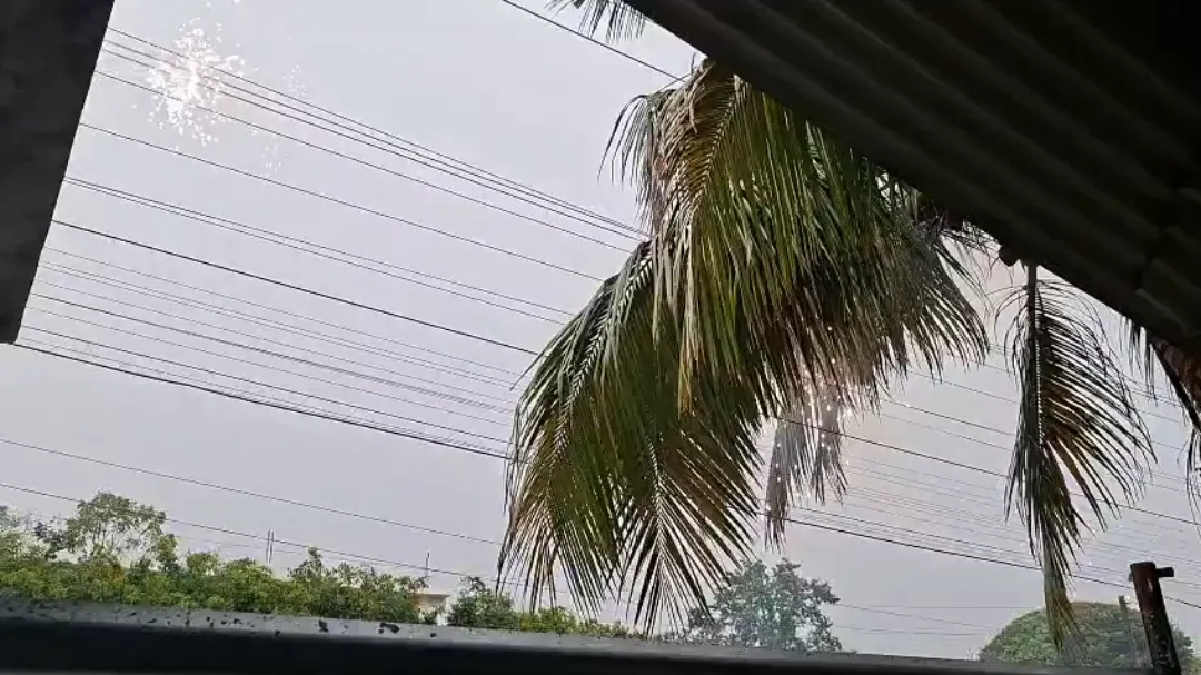 CFE omite reporte de apagón en colonia de Champotón