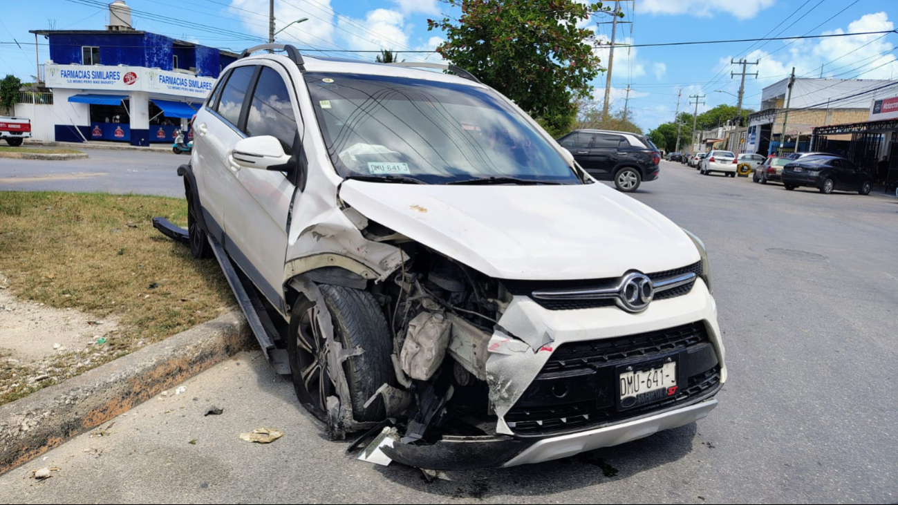 La colisión involucró a un Chevy y una camioneta.