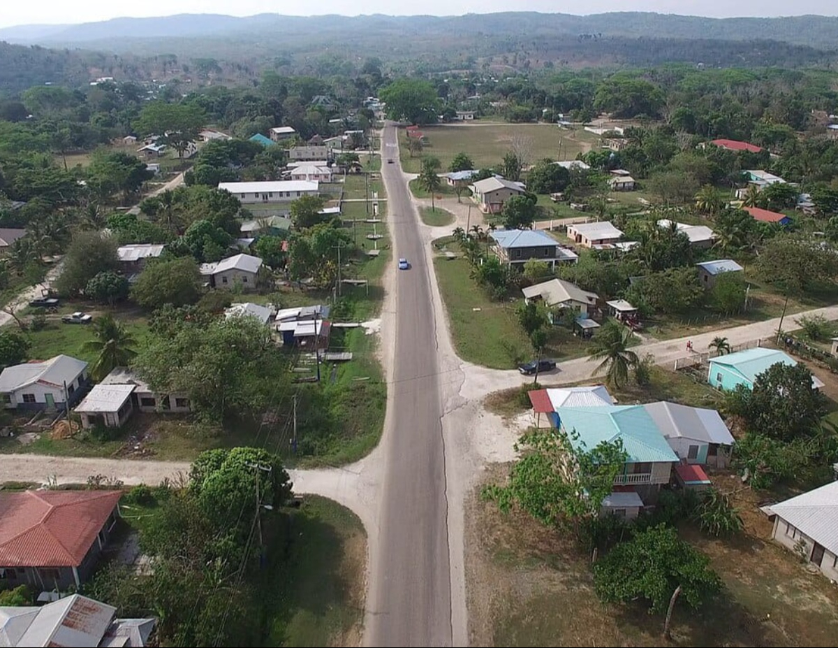 La comunidad de Bullet Tree Falls.