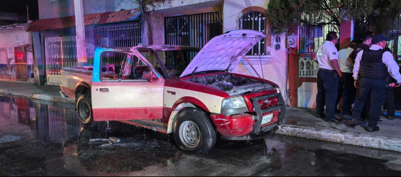 Incendian camioneta durante la madrugada en Ciudad del Carmen
