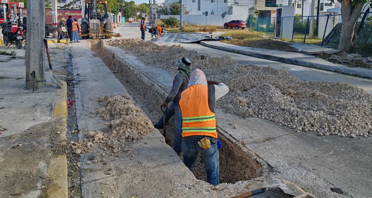 Reparaciones de tubería generan desabasto y caos vial en Campeche