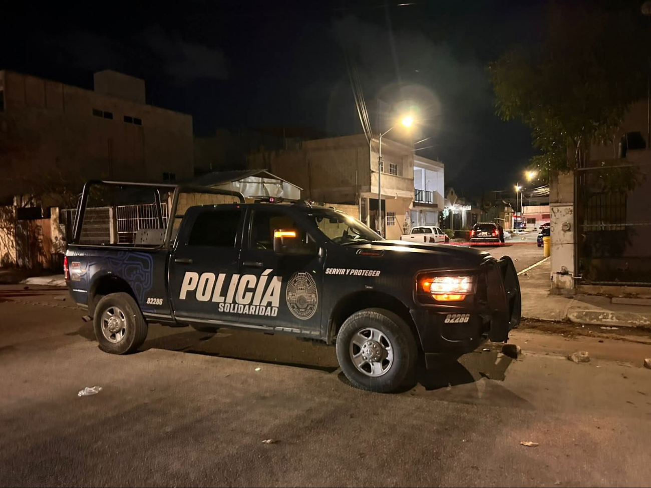 Elementos de la SSC de Playa del Carmen acudieron a sitio para el levantamiento de indicios.