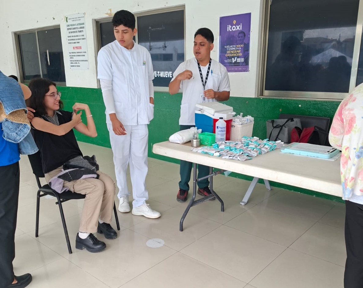 nstancias sanitarias revelaron que para contener la propagación de la enfermedad continúan con la vacunación