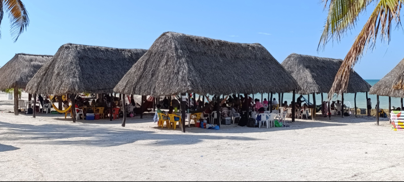 Las cuotas ayudan al mantenimiento de baños, regaderas, palapas y limpieza del balneario.