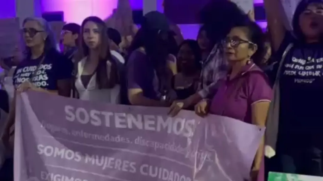 Feministas en la marcha del 8M en Chetumal.