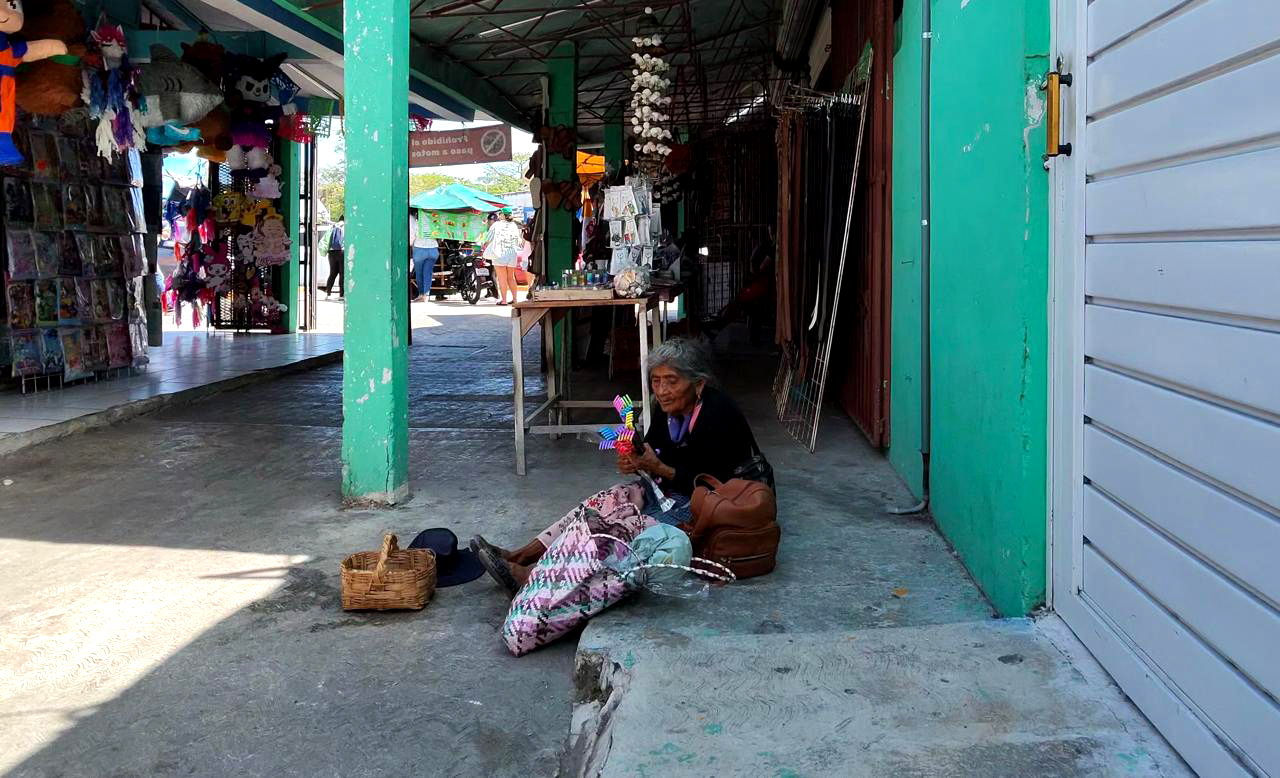Una queja constante es que son obligadas a trabajar la misma cantidad  de horas que los hombres; sin embargo, la remuneración es diferente