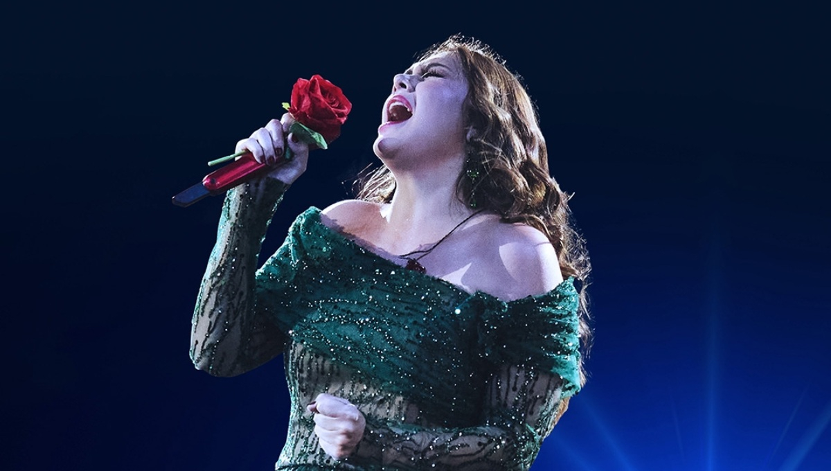 Yuridia pide ayuda en redes sociales por una quemadura de rostro.