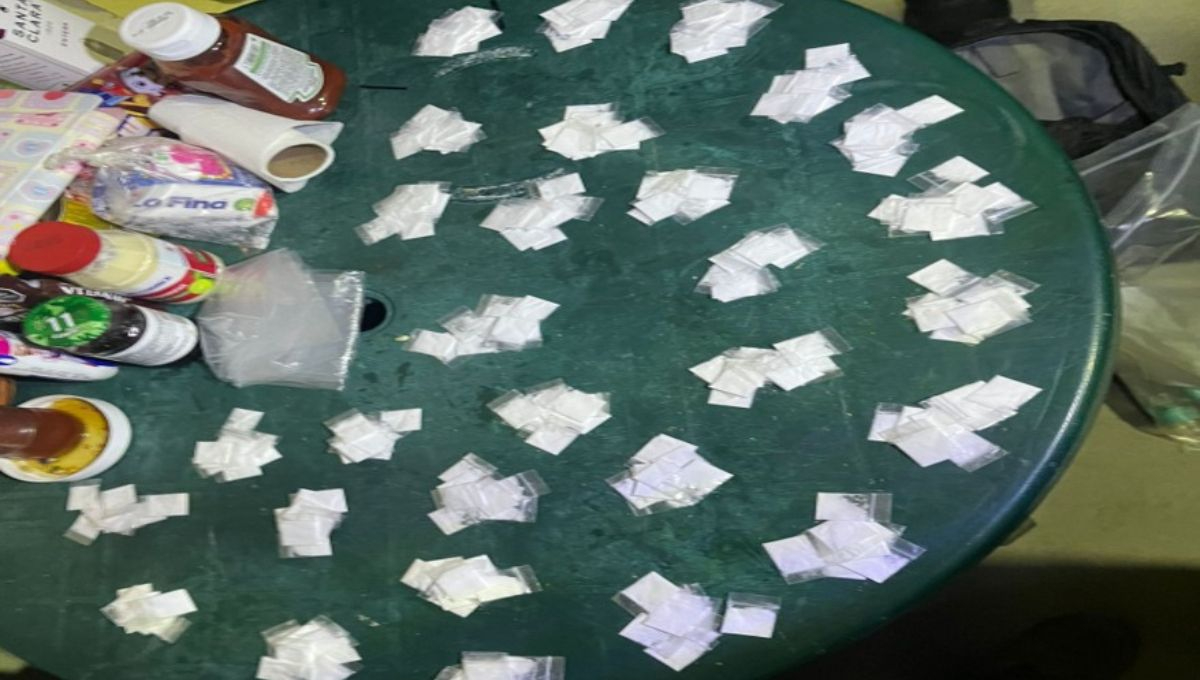 Como resultado del operativo, las autoridades lograron el decomiso de múltiples dosis de presuntas sustancias ilícitas