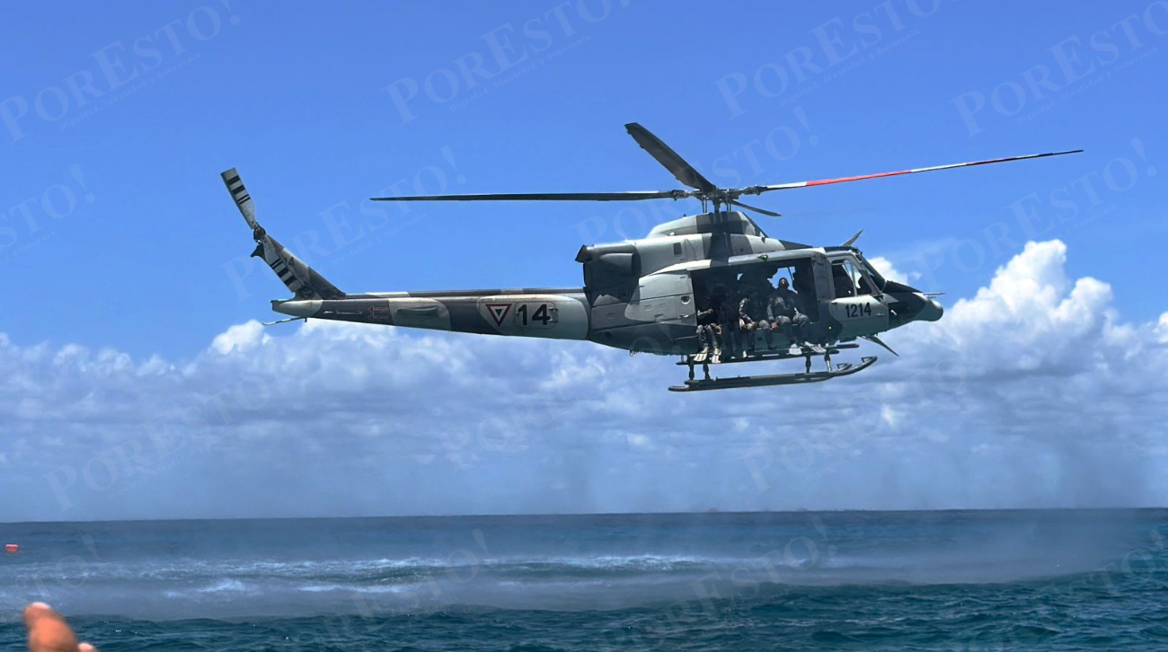 Los participantes utilizan equipo de respiración de circuito cerrado para desplazarse bajo el agua sin generar burbujas