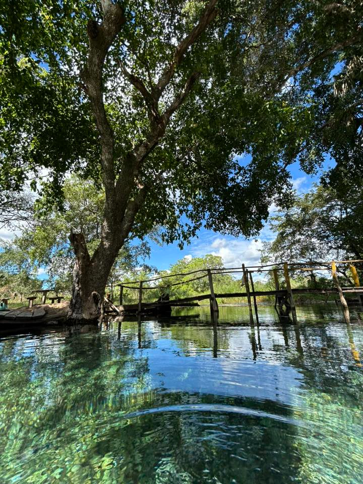 Se encuentra junto al ojo de agua Ich Ha Lol Xaan, dentro de la zona de petenes.