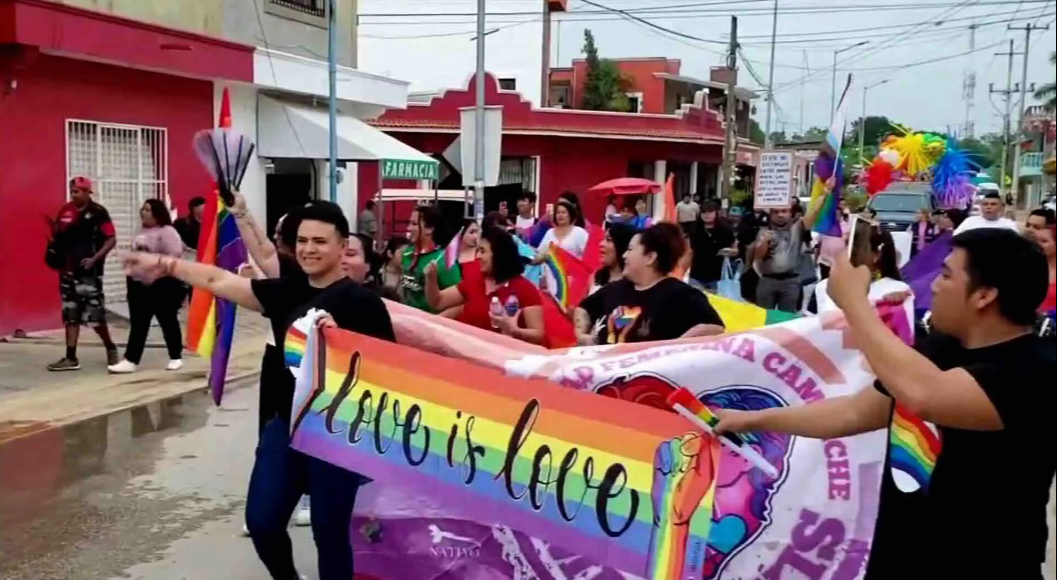 Se registran actos de discriminación, restricciones y exclusión escolar.